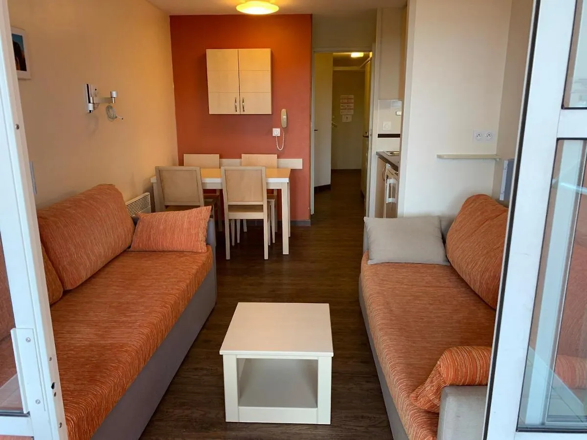 2 Pieces Avec Terrasse Et Piscine A Saint-Raphael - Fr-1-504-612 Daire Fransa