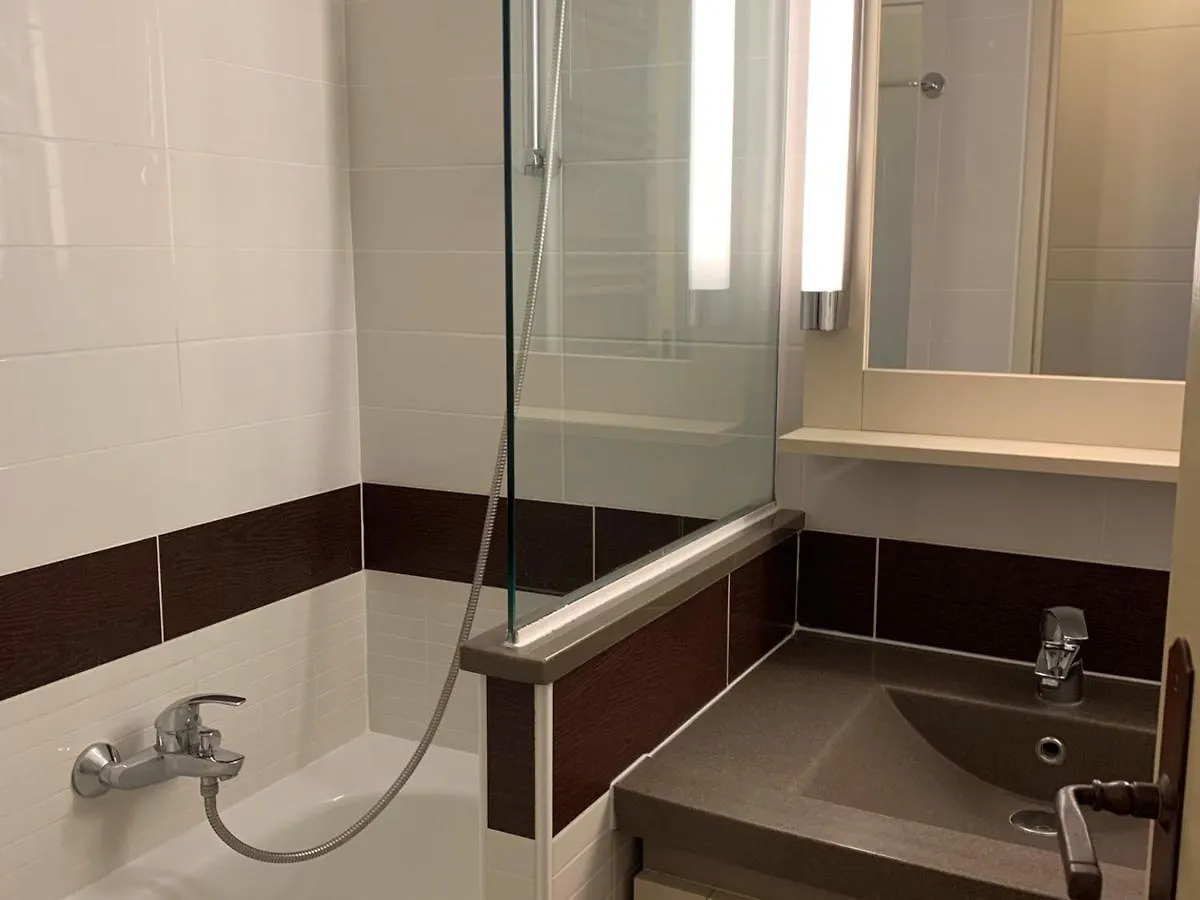 2 Pieces Avec Terrasse Et Piscine A Saint-Raphael - Fr-1-504-612 Daire